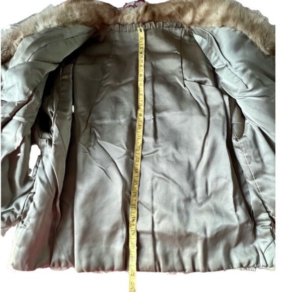 Vintage Late 50s to 60s Era Authentic Mink Cropped Jacket with 3/4 Sleeves. - Picture 11 of 16